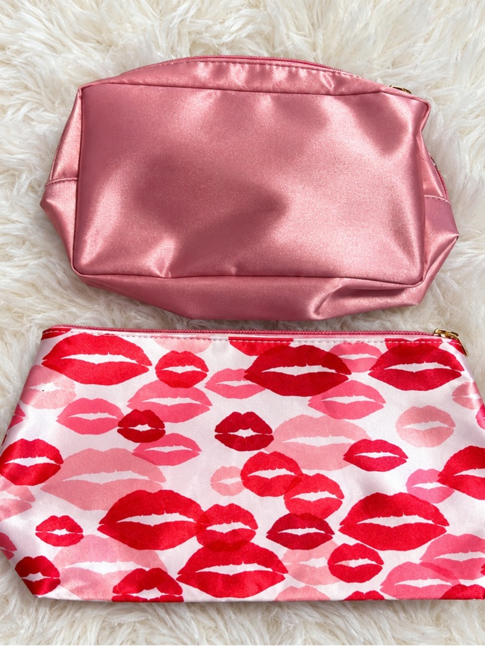 Clinique Pink Lip Print Cosmetic Makeup Bag Pouch Set NEW